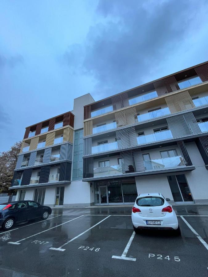Appartamento Studio Apartman Implex Ðakovo Esterno foto